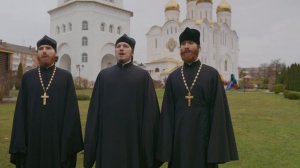 Тихо шумят сады