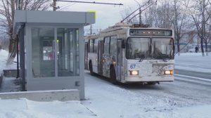 Долгожданная тёплая остановка появилась у дома № 37 на улице Обручева