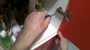 Саморез не держится в ДСП. Ремонт за 20 секунд!