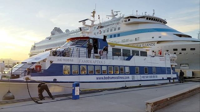 пассажирский паром вернулся в Бодрум
