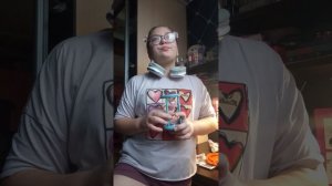 убираюсь в. комнате часть2