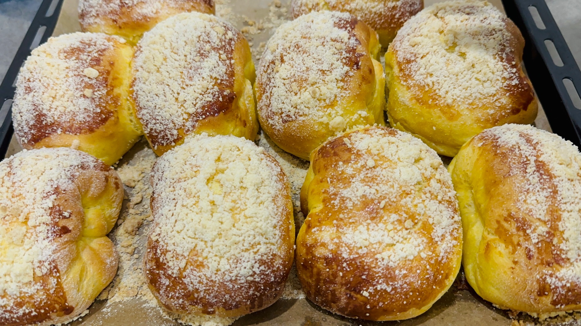 Тыквенные булочки на дрожжевом тесте / Рецепт тыквенных булочек на дрожжах смотреть онлайн