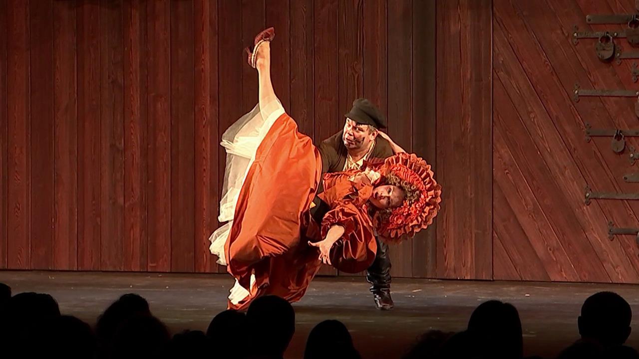 В Театре "Современник" представили новую версию "Женитьбы Бальзаминова".