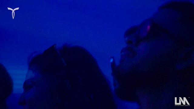 @arminvanbuuren plays 'Armin van Buuren ft. Vanessa Campagna - Vulnerable' ▼ (Live @TMAUS23) [4K]