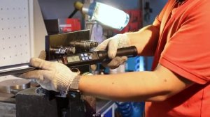 А что, так МОЖНО было_ Как не сорвать резьбу ГАЙКОВЕРТОМ_ Три полезных лайфхака.mp4