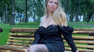 Total black look🖤 little black dress, shiny heels and lurex tights