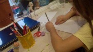 пишет письмо майя деду морозу не до конца потому что не умею писать