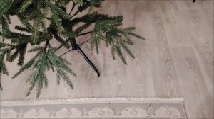 Купили в магазине Ашан новую Ёлку. 🎄🎄🎄