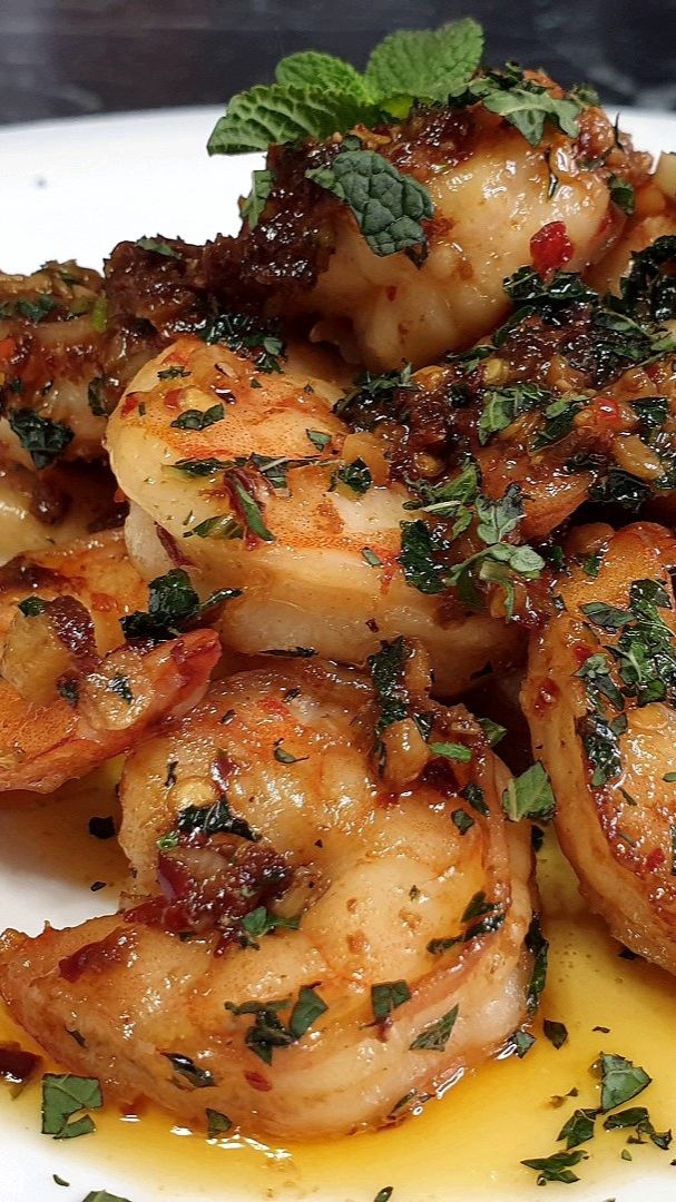 Жареные КРЕВЕТКИ В СЛИВОЧНОМ СОУСЕ с чесноком. Простые рецепты. Закуски на праздничный стол.