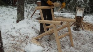 Потрясающее бревенчатое кресло викингов своими руками для моей лесной хижины в Заснеженном лесу