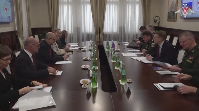 Замминистра обороны РФ Василий Осьмаков принял нового руководителя Красного Креста, 29 ноября 2025