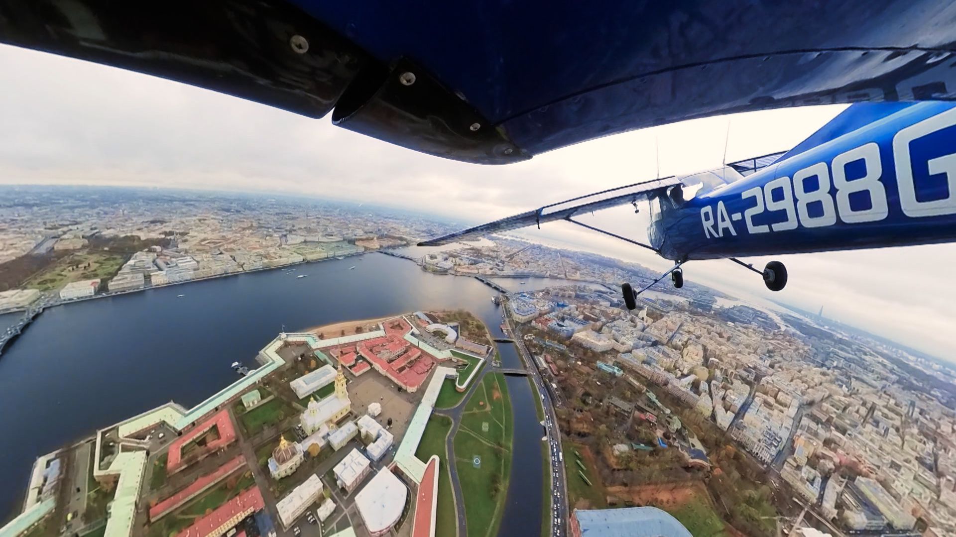 Тебе водить. Тормозной путь, очистка двигателя, полет над Петербургом
