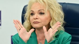 Тапки для Долиной