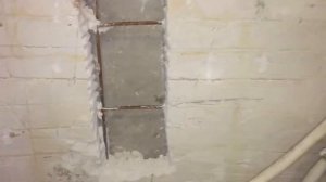 Установка смесителя в ванной под пластиковые трубы.