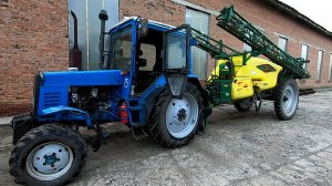 Все таки пришлось выгонять опрыскиватель. Обстоятельства вынудили!