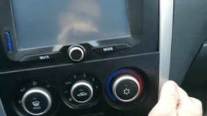 Снятие центральной консоли на Датсуне