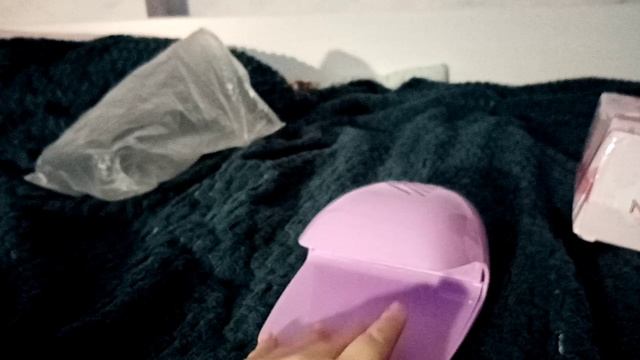 распаковываем лампу для маникюра