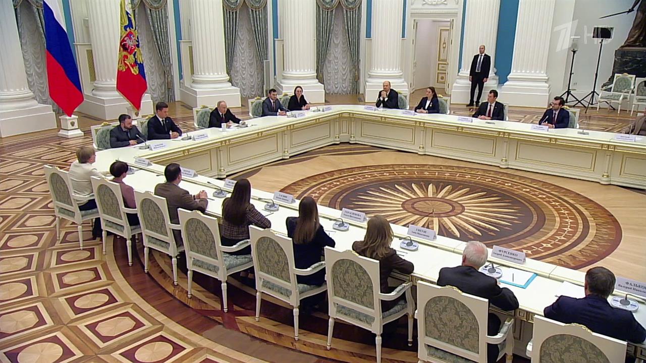 Президент обсудил с молодыми учеными нестандартные идеи, способные обеспечить прогресс и лидерство.