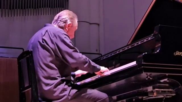 Бах Прелюдия и Фуга №15 соль мажор BWV 884 Михаил Плетнев Милан 17.11.25 смотреть онлайн