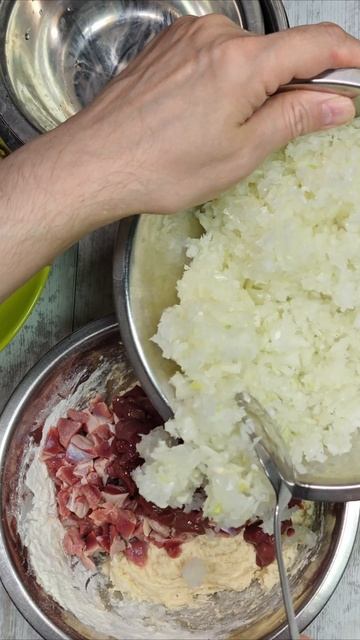 Отварная курица по-деревенски с невероятно вкусной начинкой. Вспомнил рецепт бабушки.