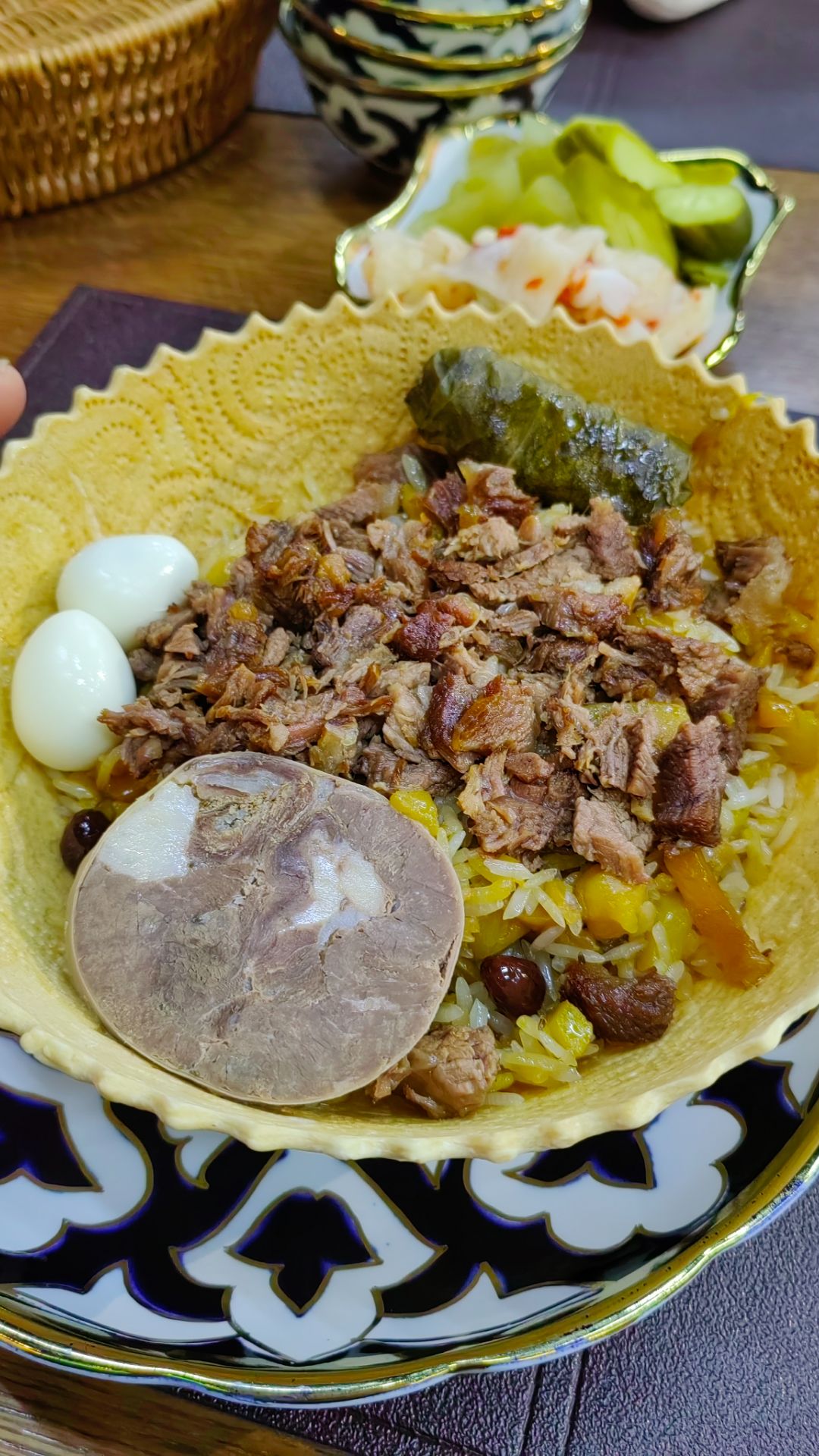 Плов Abdujalil osh #плов #узбекистан #ош #узбекскийплов #вкусно #казан #еда #мясо  #казы #osh #нут