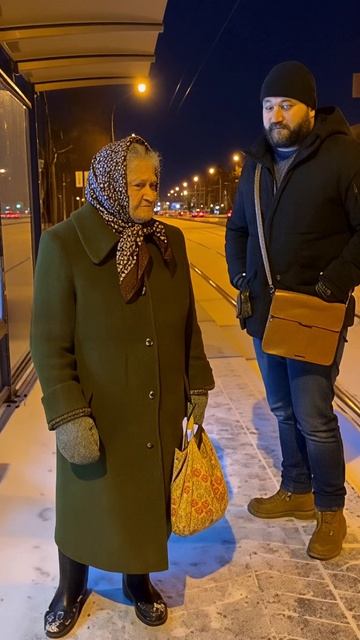 Когда трамваи уже не ходят😂