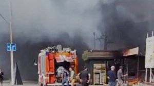 Опять на город пала мгла