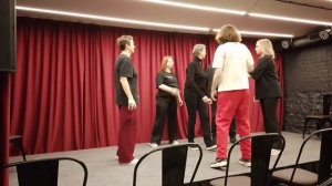 Перед показом. Разминка. 
Театр импровизаций