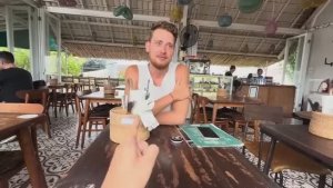 Беженец🇮🇩Бали. САМЫЕ КРАСИВЫЕ ДЕВУШКИ В ТАЕ,ЭТО-МУЖИКИ. ЖЕНА ЗА 1000 $. ВСТРЕЧА С МИШЕЙ. КОКОС ЗА