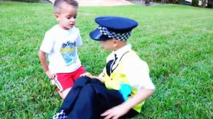 Приключения игрушечных машинок! Видео для детей!