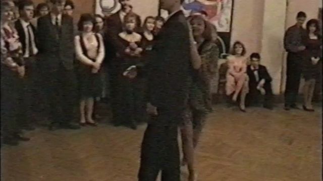 Новый год ЭСТА 95-96 Танец Минимальной Зарплаты и Прожиточного Минимума