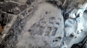 Замена масла и фильтров HR15DE, частичная замена антифриза, обзор Nissan NV150 снизу