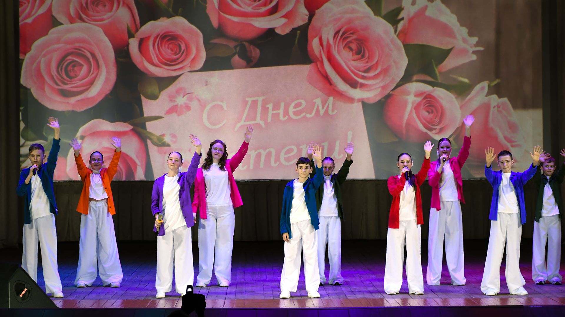 Праздничный концерт ко Дню матери 2025 в Дмитриевке смотреть онлайн