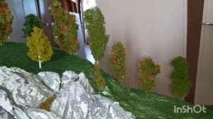 Установил деревья на макет, покупные и собственного производства.