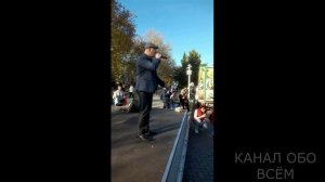 ПЕВЕЦ на ярмарке.