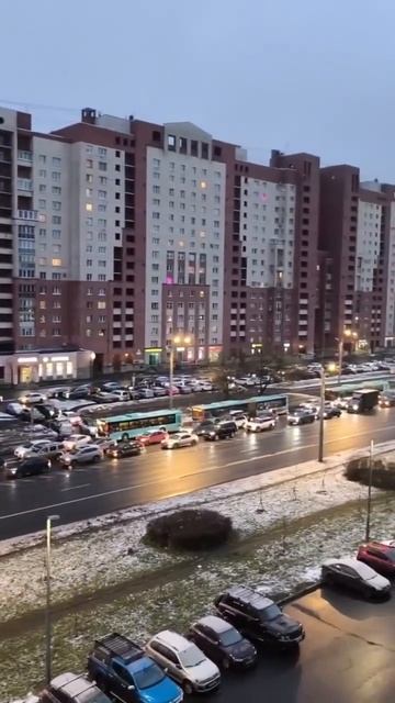 Санкт-Петербург. 28.11.2025. Час пик на Комендантском проспекте