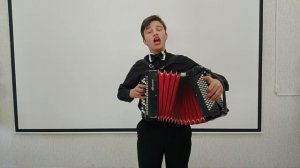 "Последний бой",
стихи и музыка Михаила Ножкина. Исполняет на баяне и поёт Матвей Петров