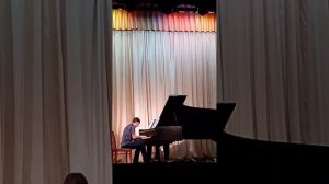 Исполнение Мелодии из Титаника на пианино.