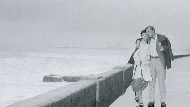 Каждый вечер в одиннадцать (Эва Шервуд)