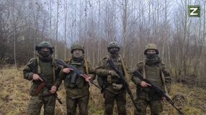 Бойцы из зоны СВО поздравляют матерей в связи с празднованием в России Дня матери.