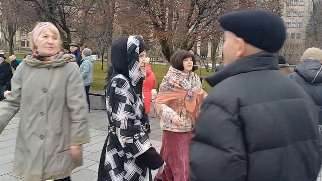 ТОПОЛЯ ТОПОЛЯ ВСЕ В ПУХУ смотреть онлайн