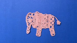 Розовый слонёнок  крючком . Игрушка для ёлки на новый год .