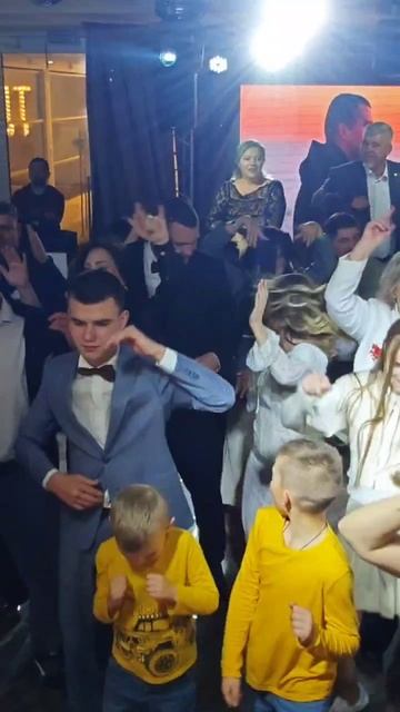 Тренд-рилс со свадьбы. Весело