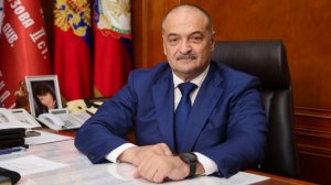 Сергей Меликов поздравил дагестанских женщин с Днем матери