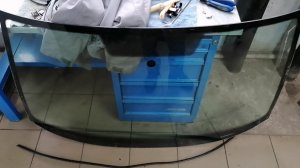 Замена лобового стекла на оригинал Skoda Yeti