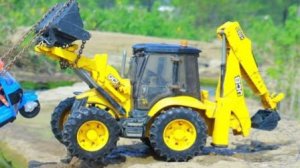 Машинки летают и прыгают! Развивающие мультики Машины помощники. Мультфильмы про машинки