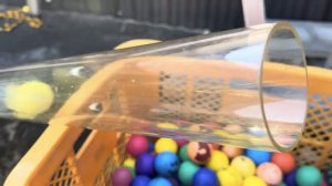 Шары плавают и катаются