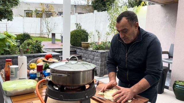 Бедра индейки приготовленные в фольге в духовке на праздничный стол