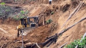 Строительство,  расчистка,  горный склон