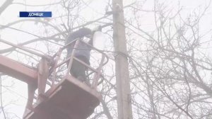 ⚡️В Донецке восстанавливают уличное освещение и ремонтируют кровли